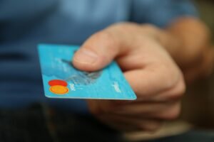 Smart Ways to Use a Credit Card Without Getting Into Debt